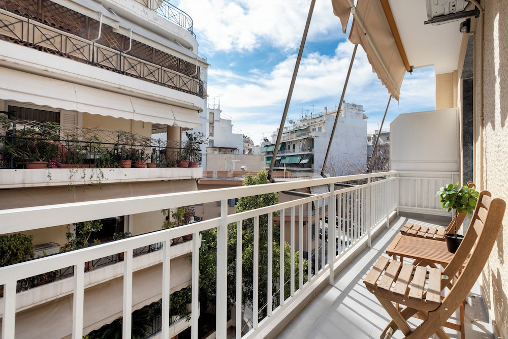 Arco - 2-BR Apt in the Heart of Athens