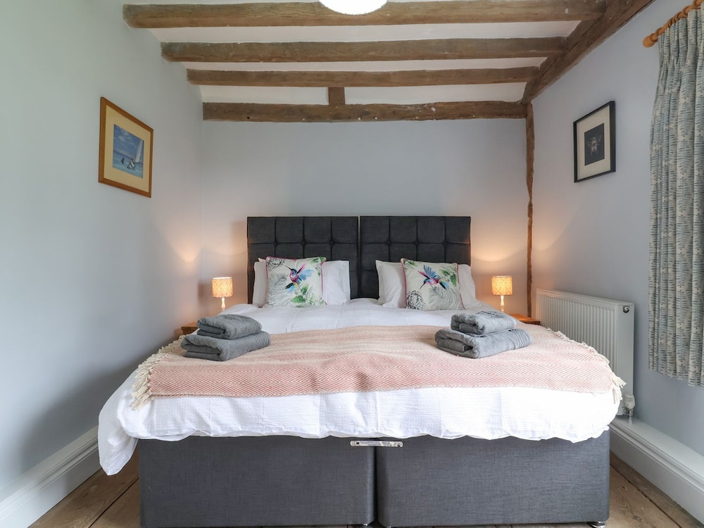 South Grange House - Sleep 16