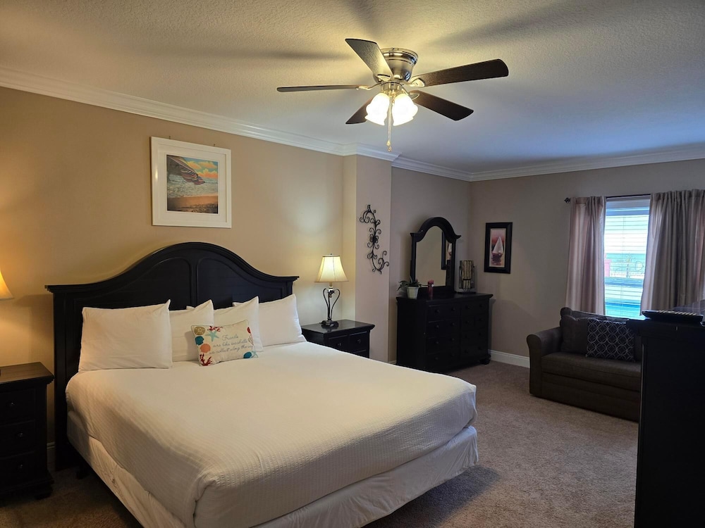 Paradise Shores 105
