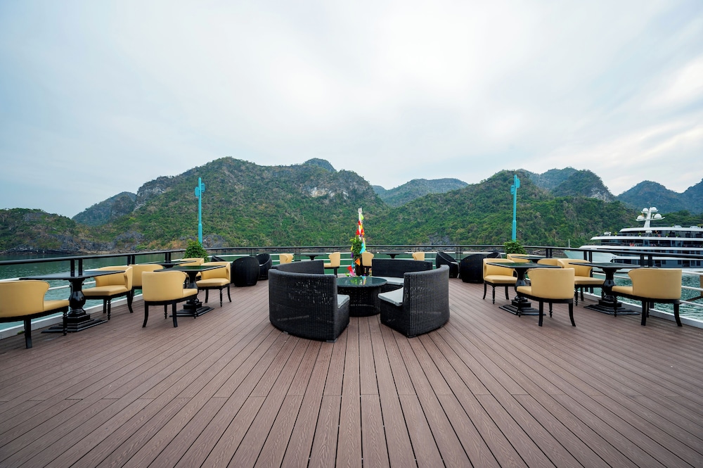 Dragon Premium Cruise