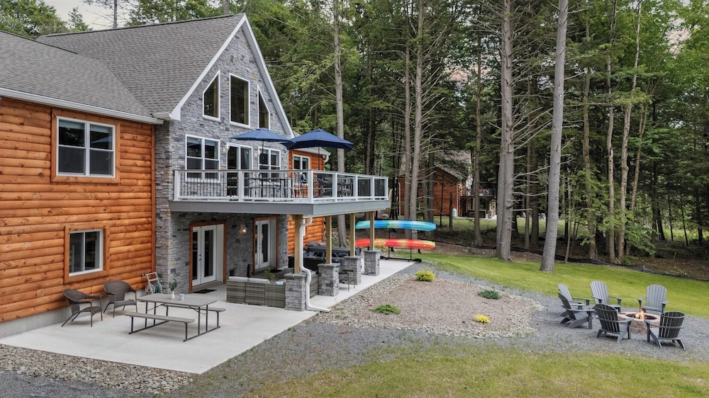 Nittany Cabin by Avantstay Lakefront, View, Firepit