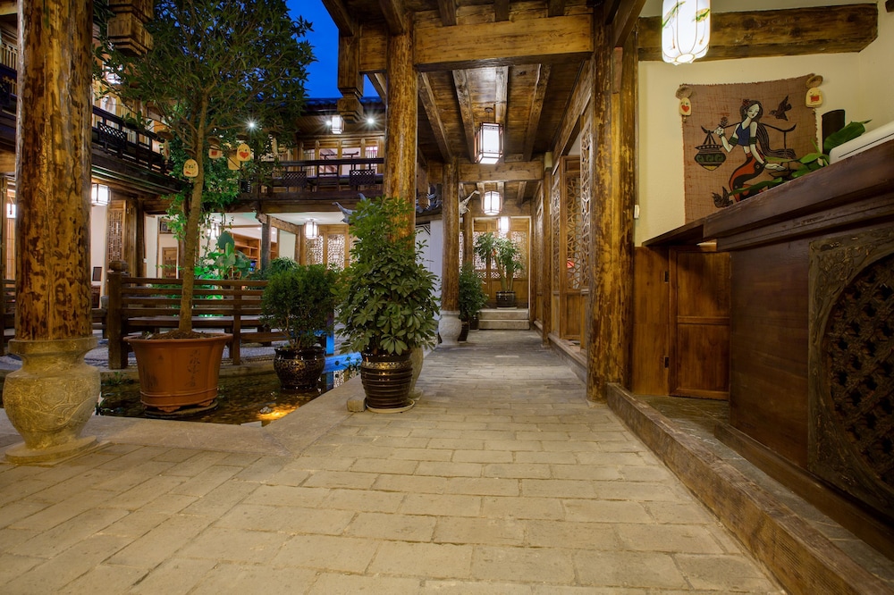 The Purplevine Inn Lijiang