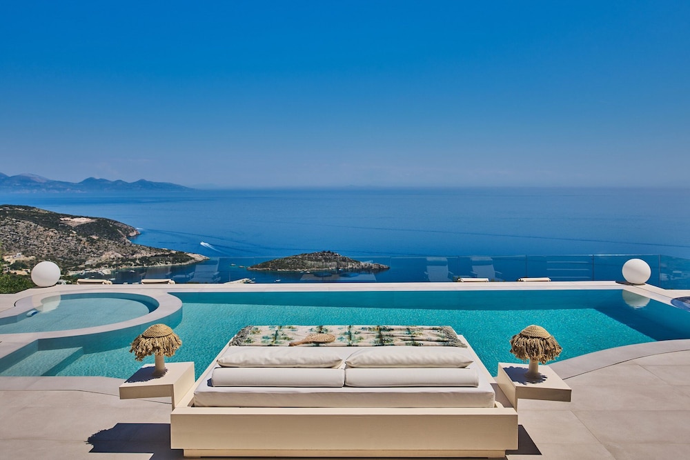 Emerald Villas & Suites