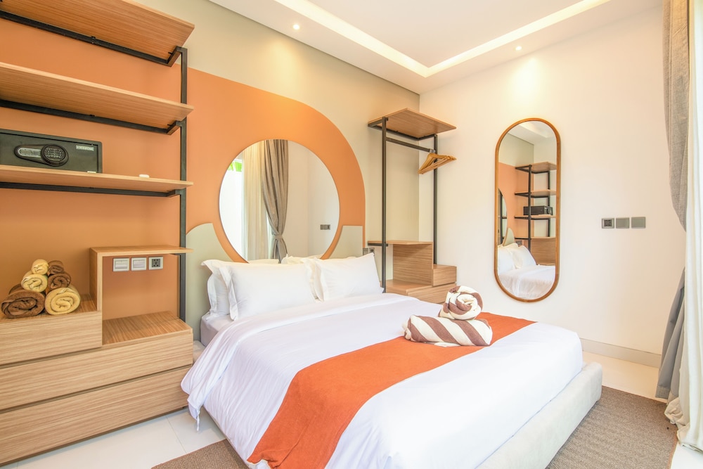 Luxurious 6 Br in Canggu 400m to Beach