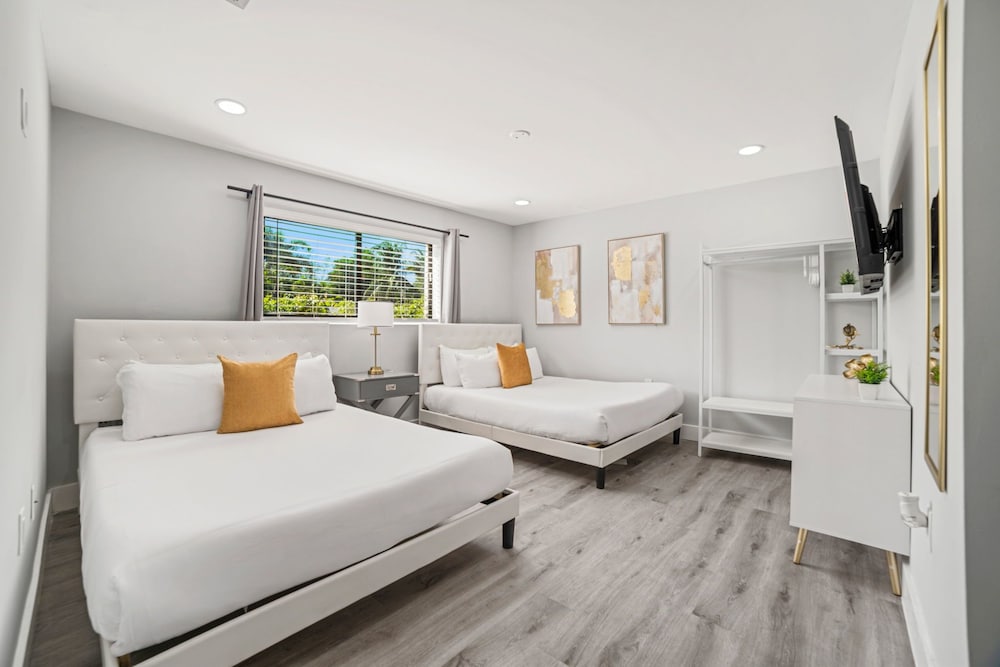 Spacious 6BR Beach Getaway w/ Heated Pool