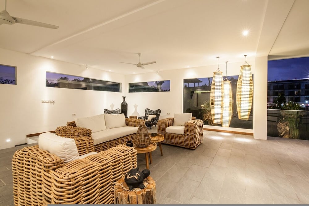 Niko 2 R New Villa Close to Finns Beach Club