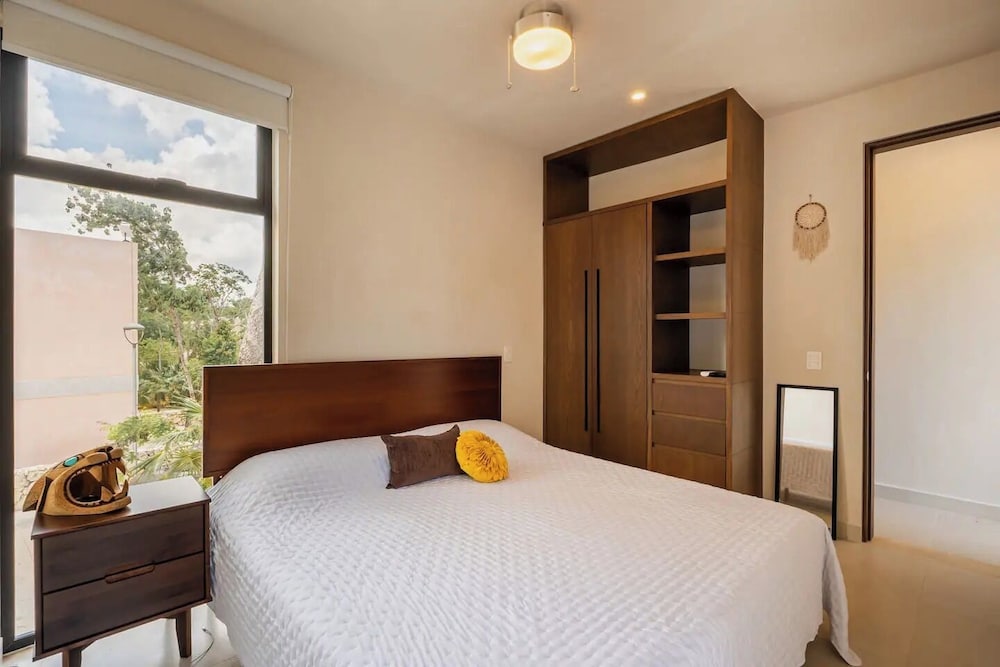 Beautiful 2 Bedroom Apartment view 4
