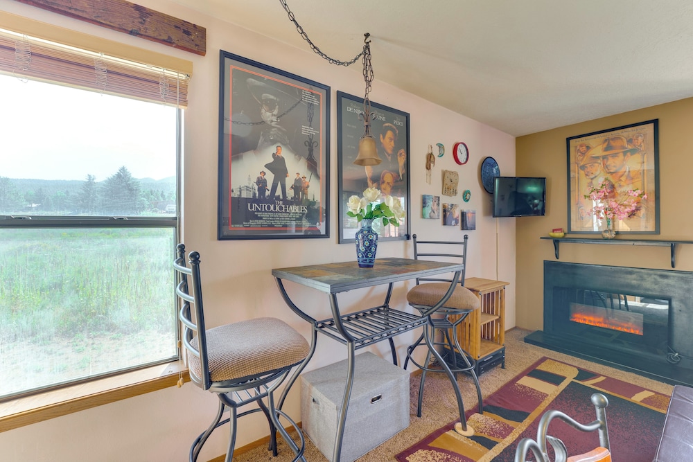 Walk to Angel Fire Resort: Getaway w/ Balcony