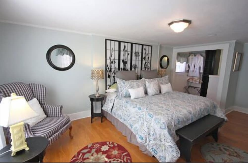 Portland Vacations - Inn at Park Spring - Property Image 12