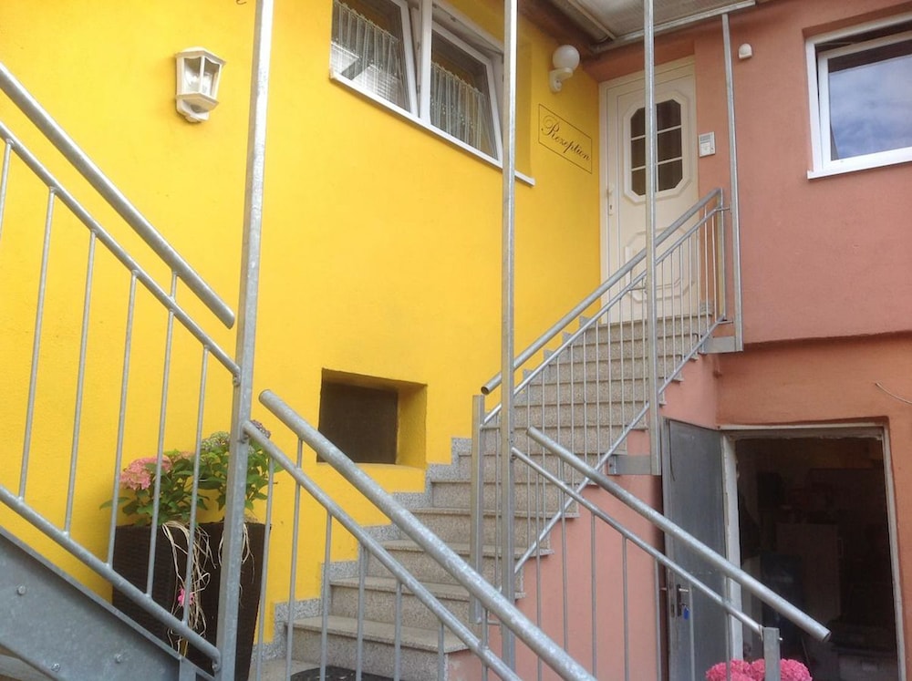 Photo 33