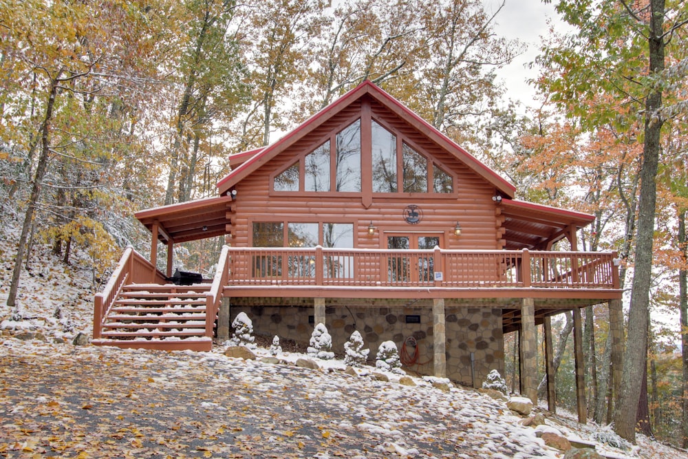 Secluded Smoky Mountain Cabin w/ Wraparound Deck! view 3