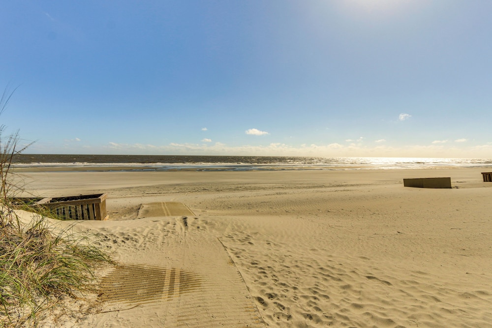 Resort Perks Beach Access: Condo in Hilton Head