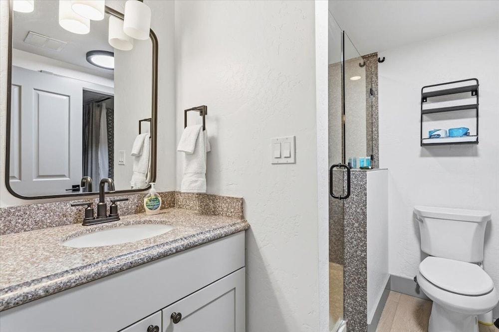 Villa 3014 1 Bed 1 Bath Full Kitchen 1 Bedroom Villa