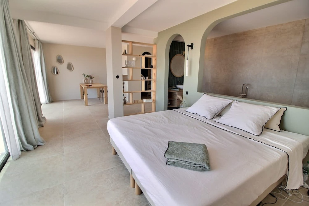 Villa in the Maquis Sea View Pool