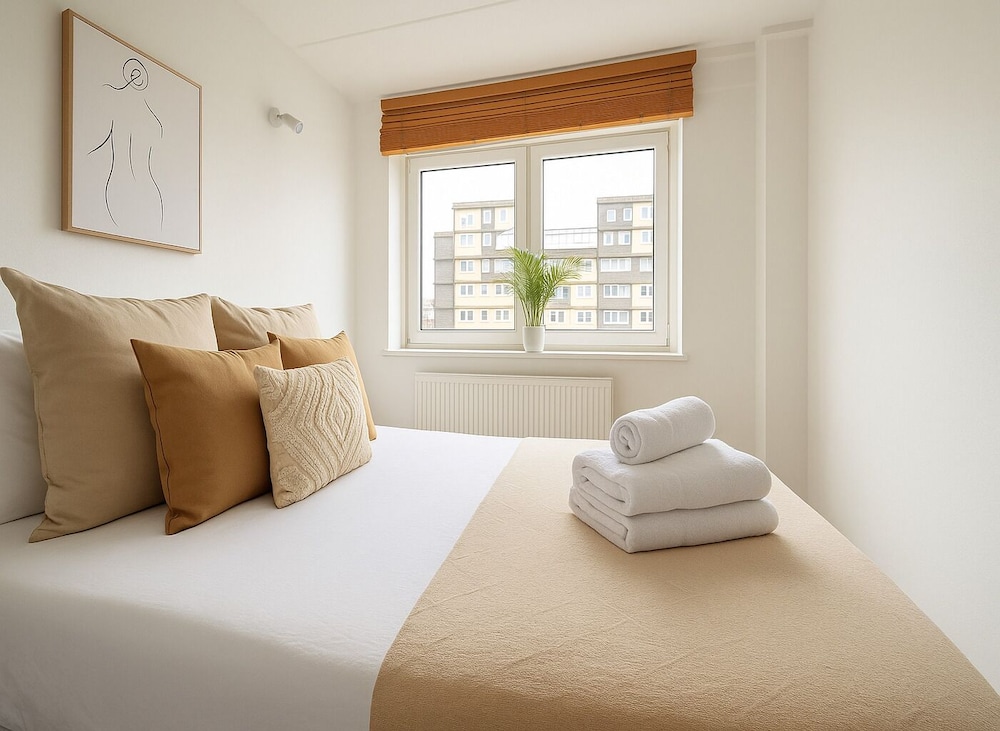 Elegant 2 Bedroom Apartment in Battersea