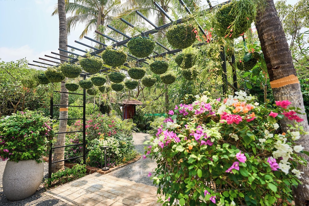 Mayfair Manor Alibag