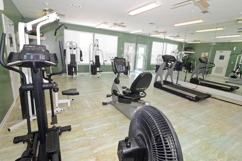 Charming 2BR Condo w/ Private Balcony in Gulf Shores, Pool, Hot Tub