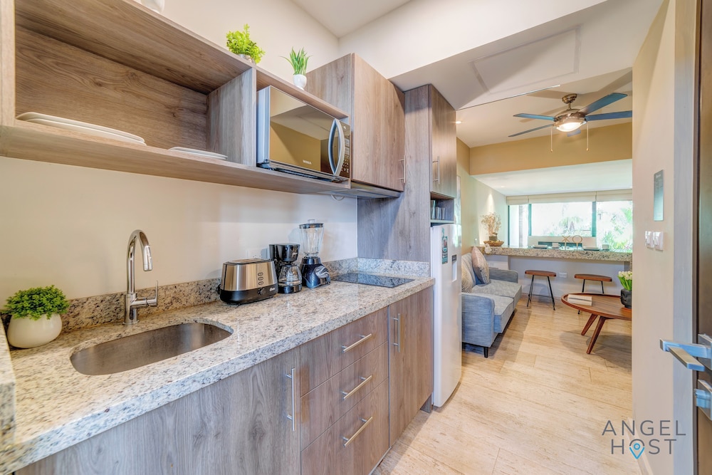Syrena Living Condos