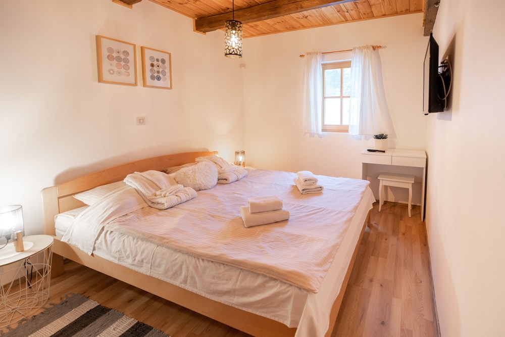 Chalet Markoci With Hot Tub view 2