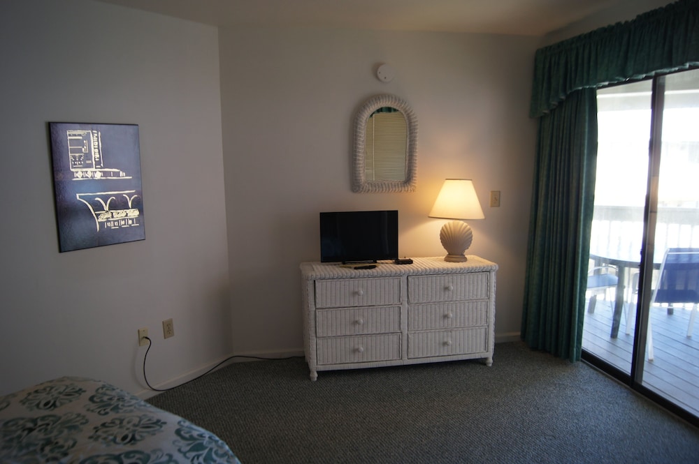 Tilghman Lakes B3 by RedAwning