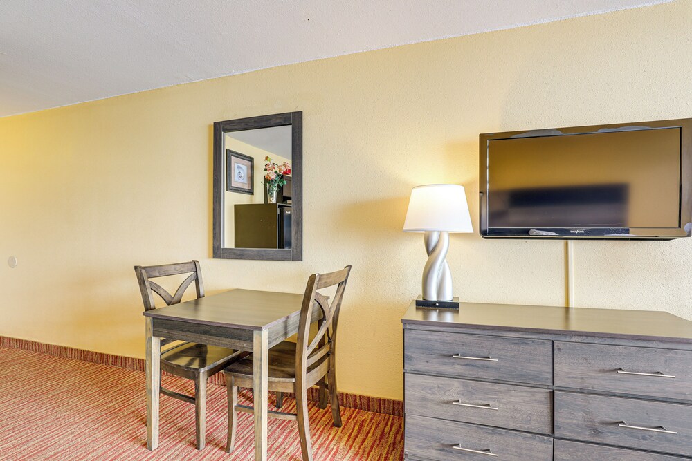 Pools & Spas: Beachfront Studio at Landmark Resort