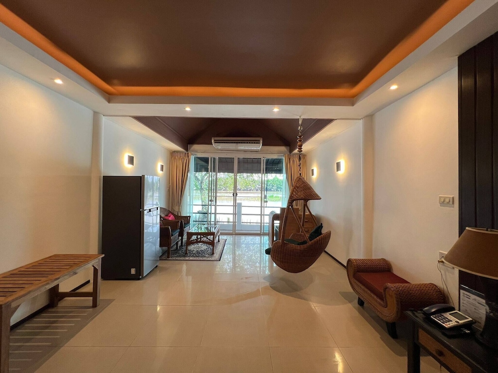 No8 Double Suite, Rainbow Arokaya Welnes