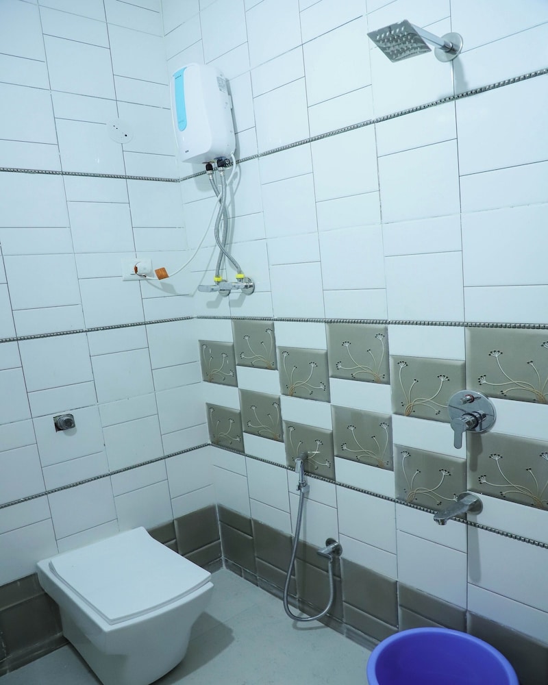 Hotel Devanshri Rooms & Restaurant