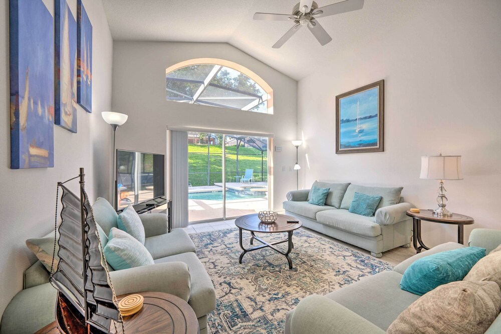 Pool + Lanai: Emerald Isle Resort Home!