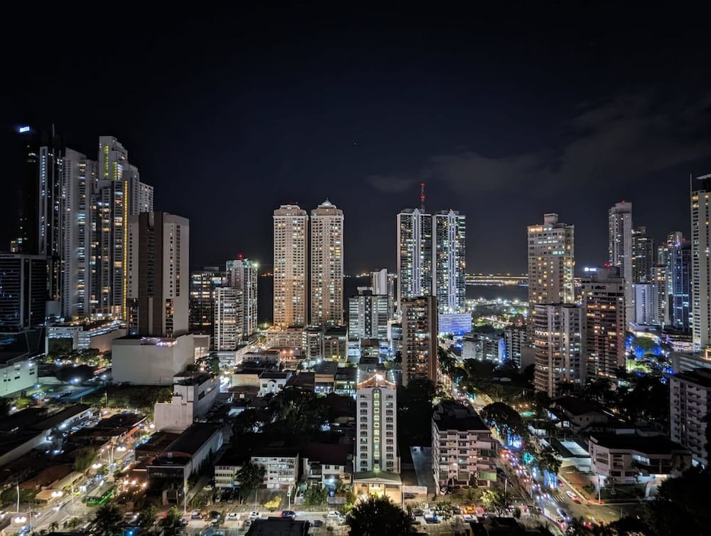 w Comfy 1BR w Great View in Calle 50