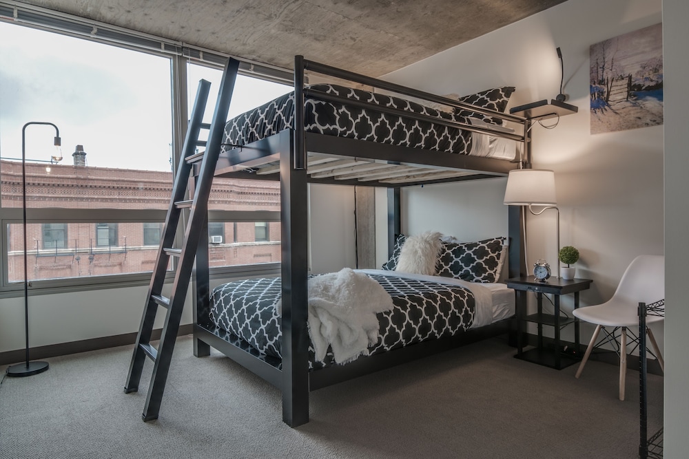 Wrigley Suites - Image 3