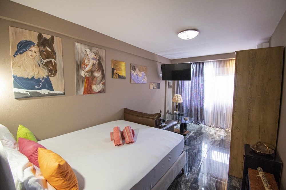 Villa Suzi No2 by Travel Pro Services view 5
