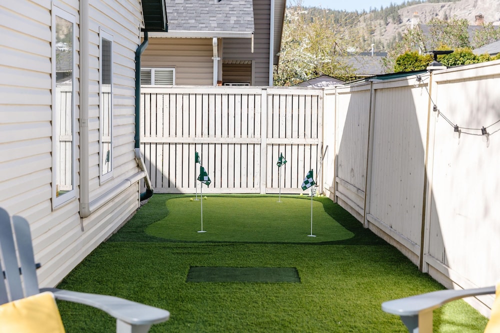 The Oxen - Dt Home w Putting Green and Tons of Parking