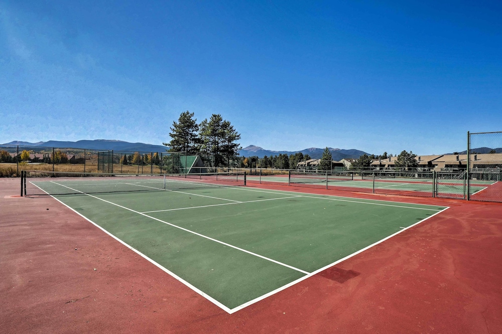 Family-friendly Fraser Condo w/ Heated Pool Access
