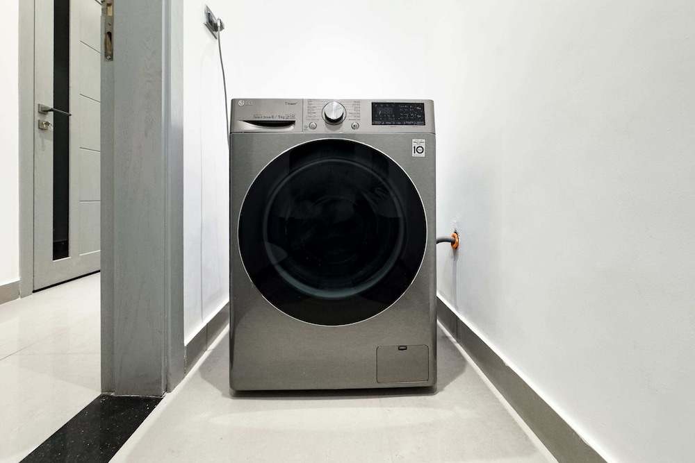 Xuru Stays I The Bold & Bright 3bdr Apt. 15 Min To Airport