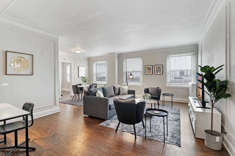 2BR Spacious Apt - BS 605