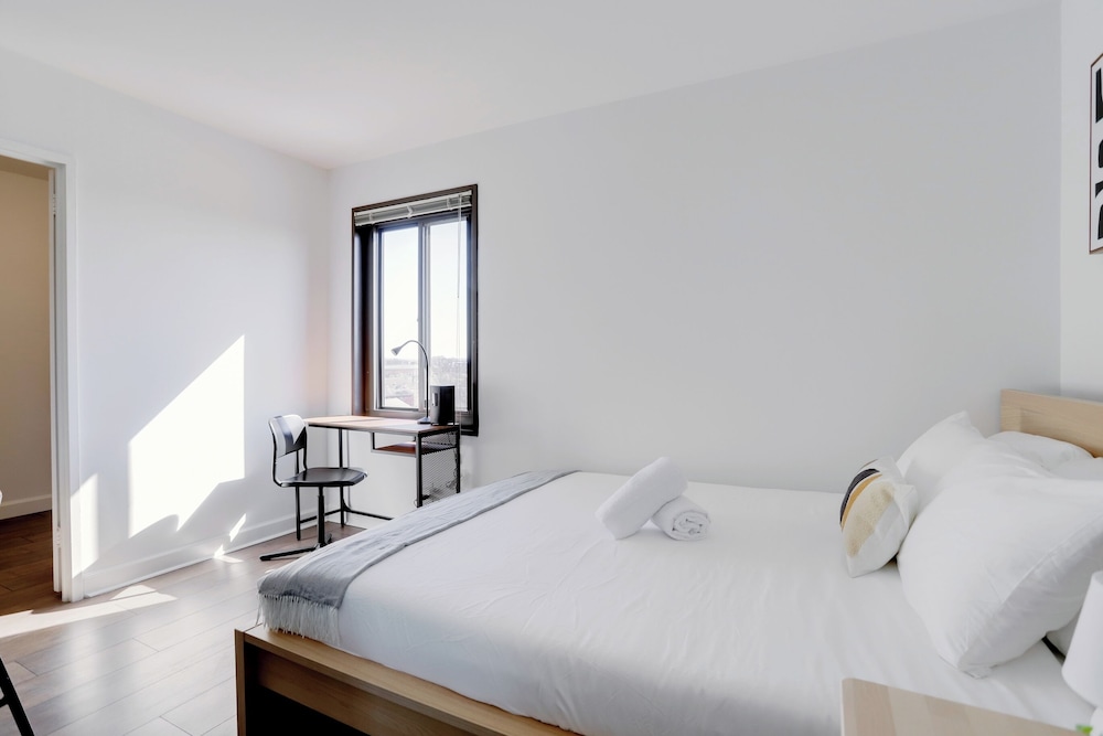 Executive Studio in Clarendon