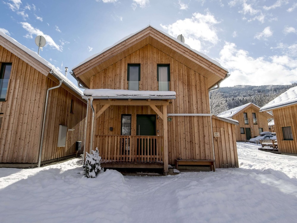 Chalet With Sauna and hot tub