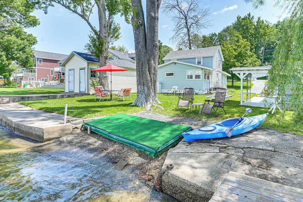 Dock + Kayak: Lakefront Gem on Saratoga Lake