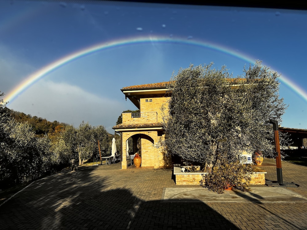 Agriturismo Il Crinale view 2