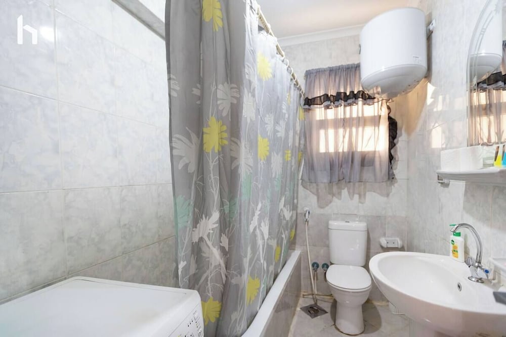 3Beds Apartment in Rehab City