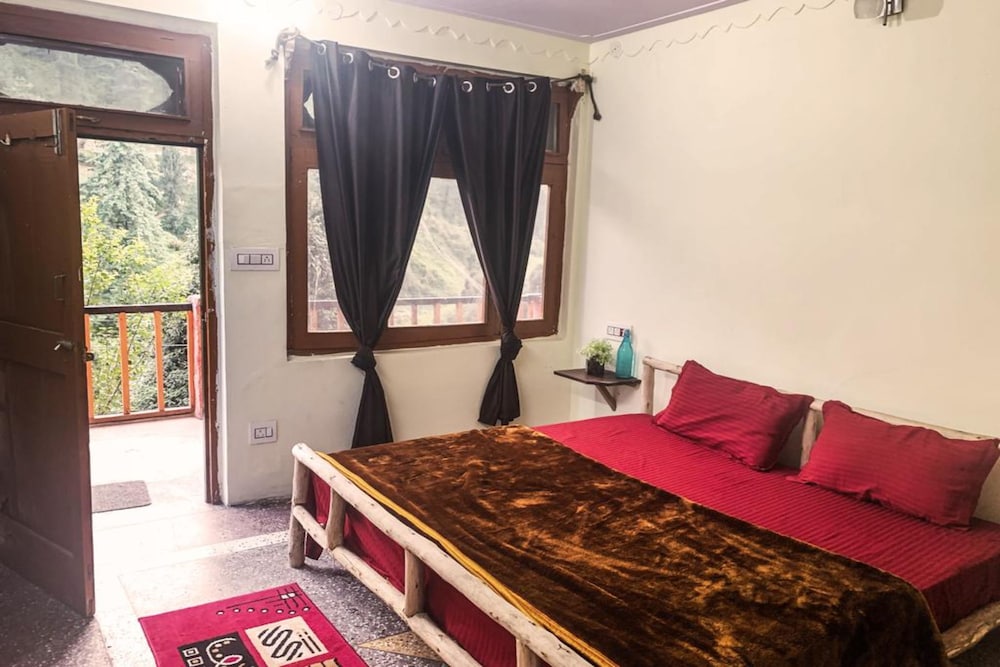The Hostalgic Jibhi - Hostel view 5