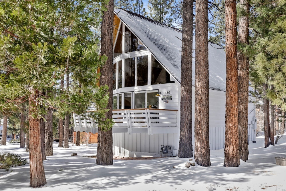 Mid-century Modern Chalet #1927
