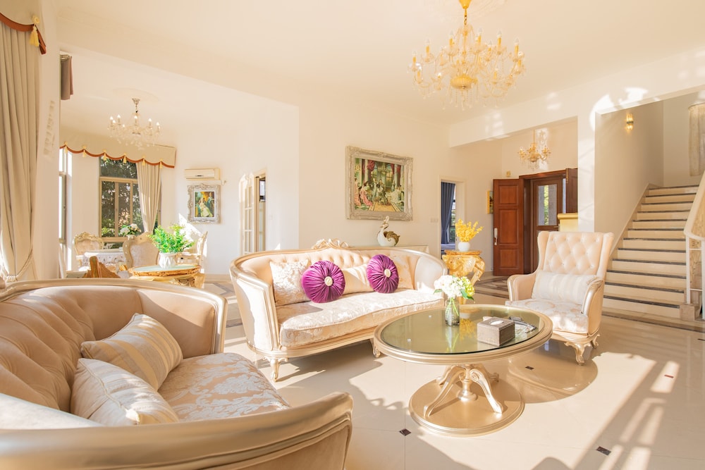 Milake Holiday Villa
