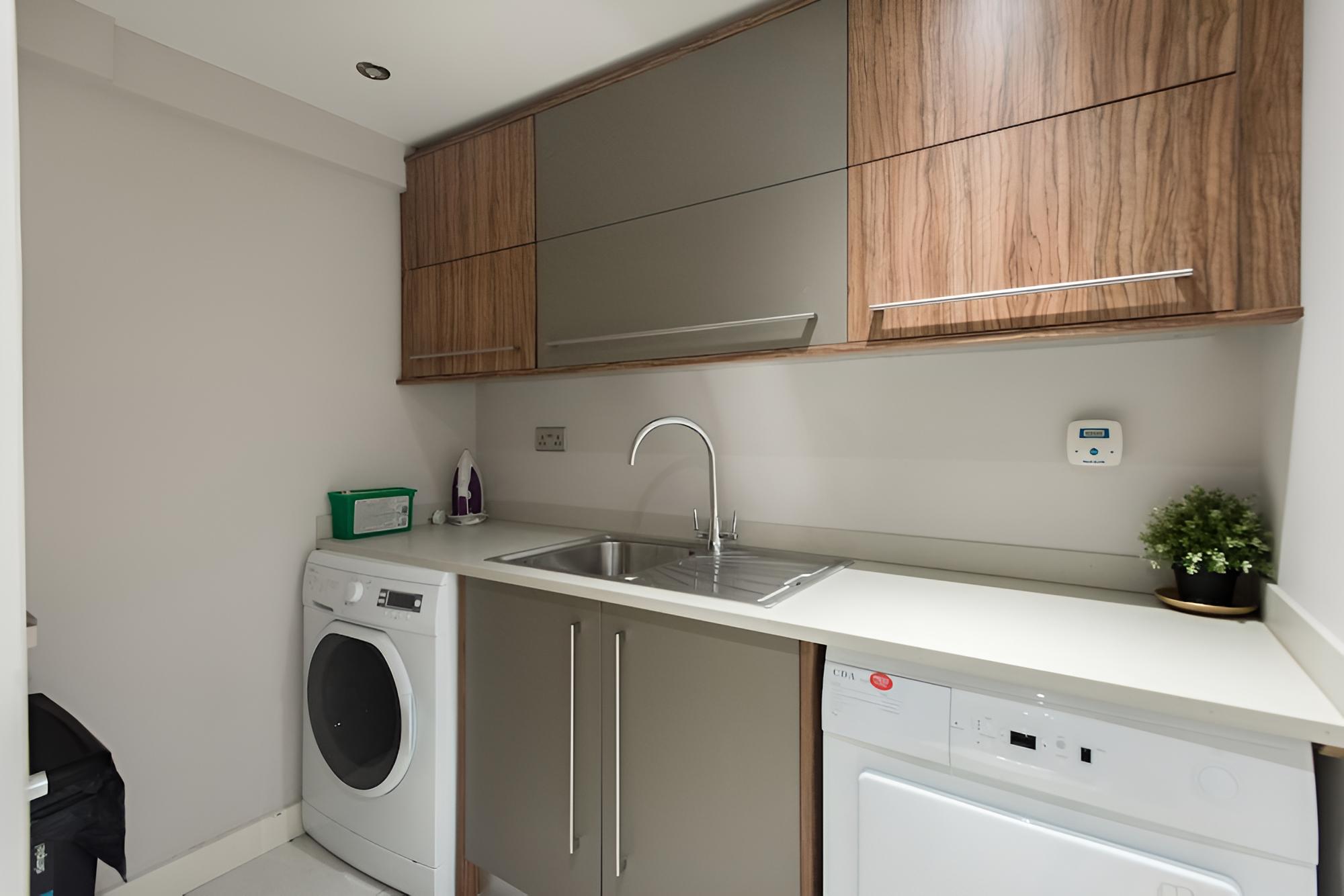 The Escalier Mews - Stunning 3BDR Mews Home Flooded with Natural Light