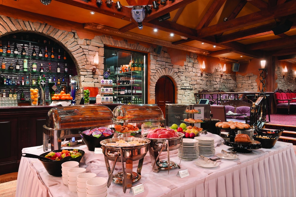 Londonderry Vacations - Da Vinci's Hotel Derry - Property Image 6