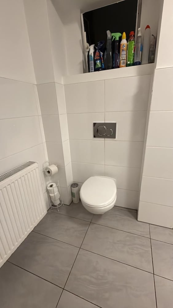 Beautiful 1BR Apartment Near Prater Park