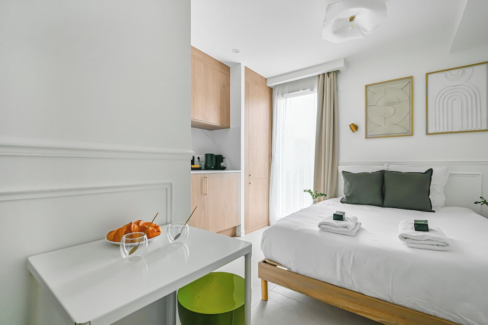 JIJI Suites