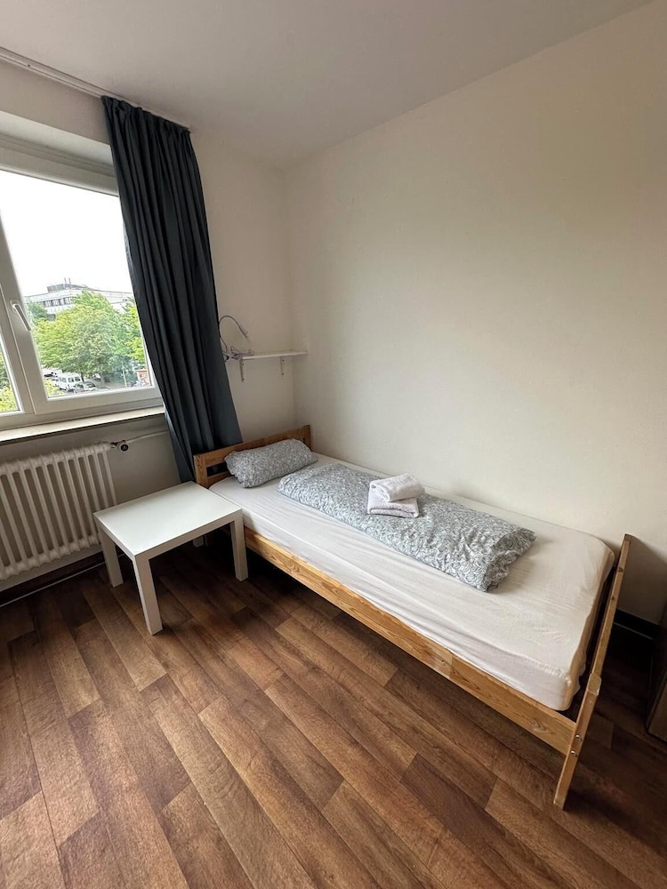 2-Rent Group Hostel Apartments HAN53