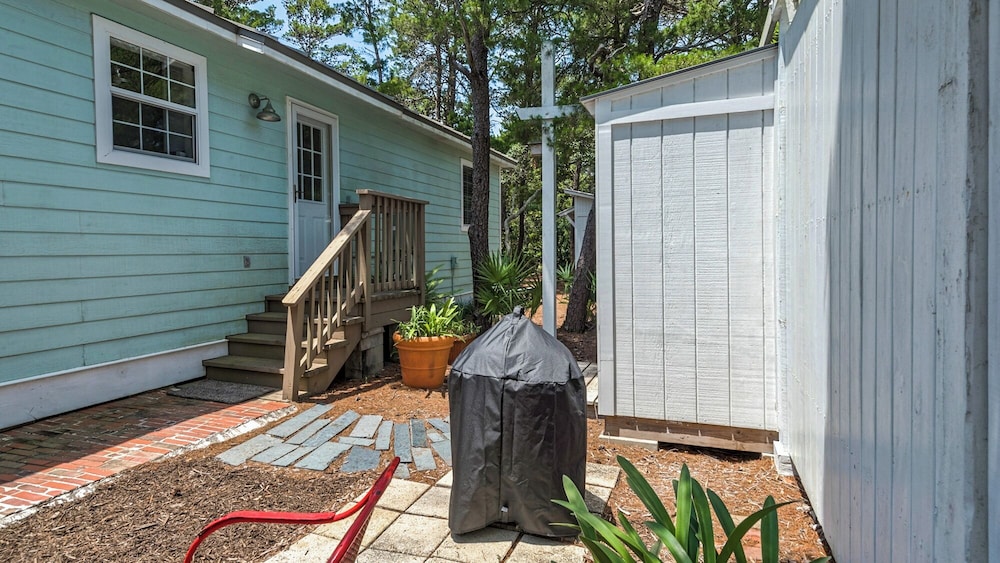 5 Minutes to the Beach; Old Florida Charm + Modern Upgrades view 5
