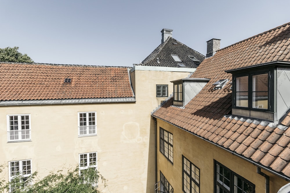 Apartment with Private Terrace view 3